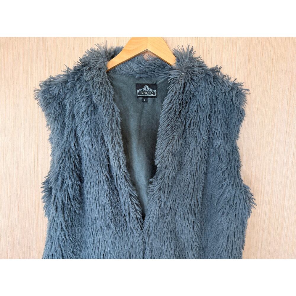 Angie Faux Fur Shaggy Vest Womens Size Large Pockets Gray Lined Soft - Picture 3 of 13